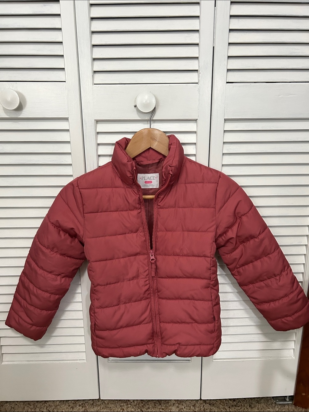 The Children's Place Pink Puffer Jacket 
Children’s size small (5/6)
